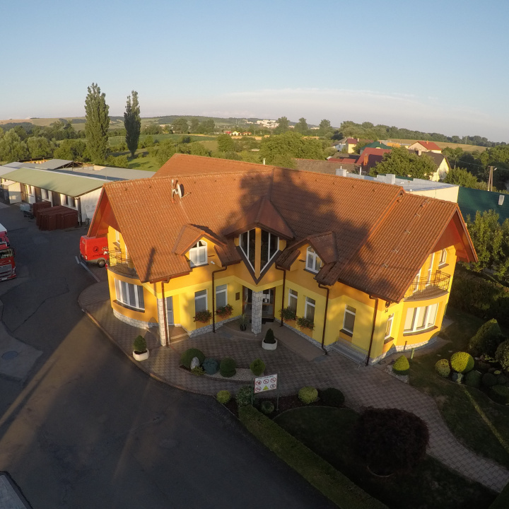 24 ROKOV NA EURÓPSKOM TRHU