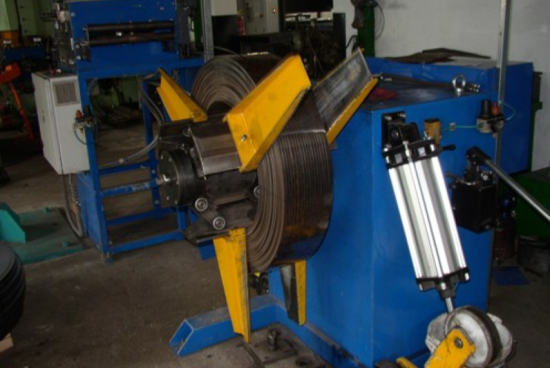 Stroje a zariadenia / Výstredníkové lisy - foto Stroje a zariadenia / Výstredníkové lisy - foto